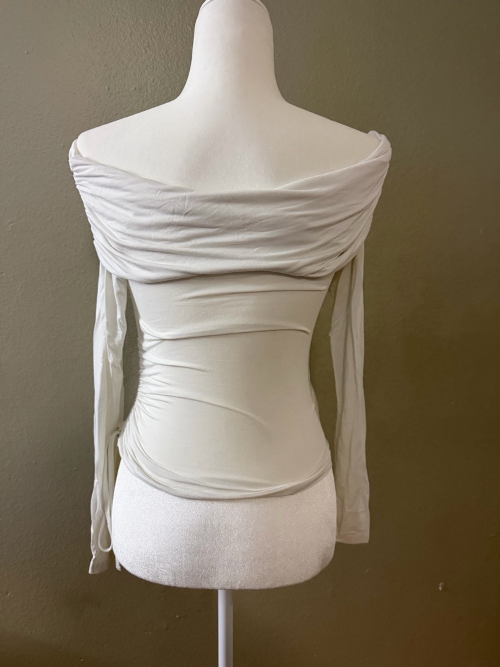 EDIKTED White Off-The-Shoulder Fold Over Drawstring Top Size S - Picture 6 of 10